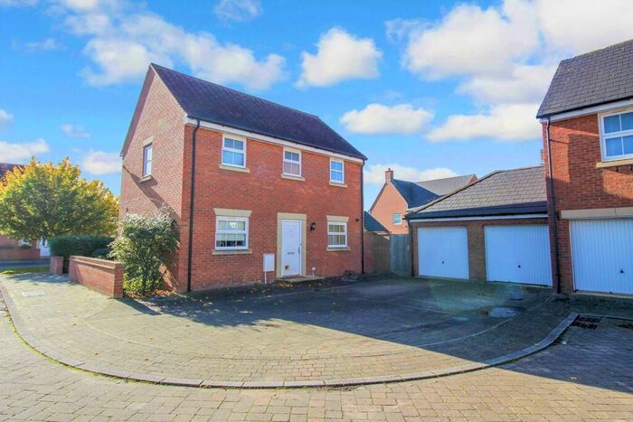 3 Bedroom Detached House To Rent In Horsley Close, Redhouse, Swindon, SN25