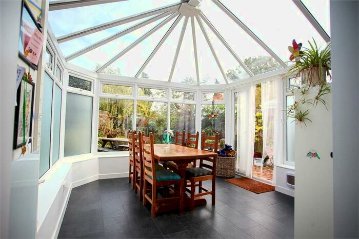 3 Bedroom Semi-Detached House For Sale In Waverley Avenue, Netley Abbey, Southampton, Hampshire, SO31