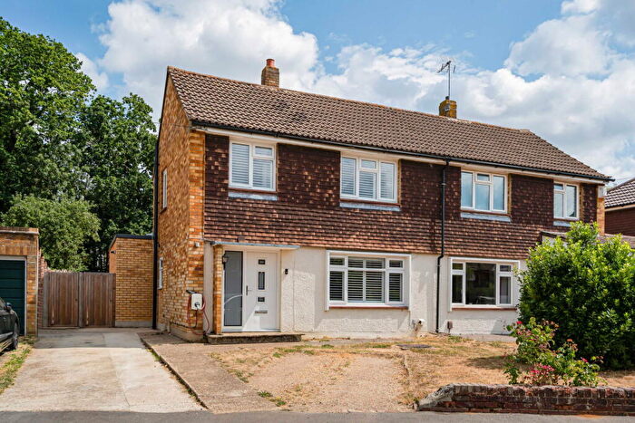 3 Bedroom Semi Detached House For Sale In Merrylands Road, Bookham, KT23