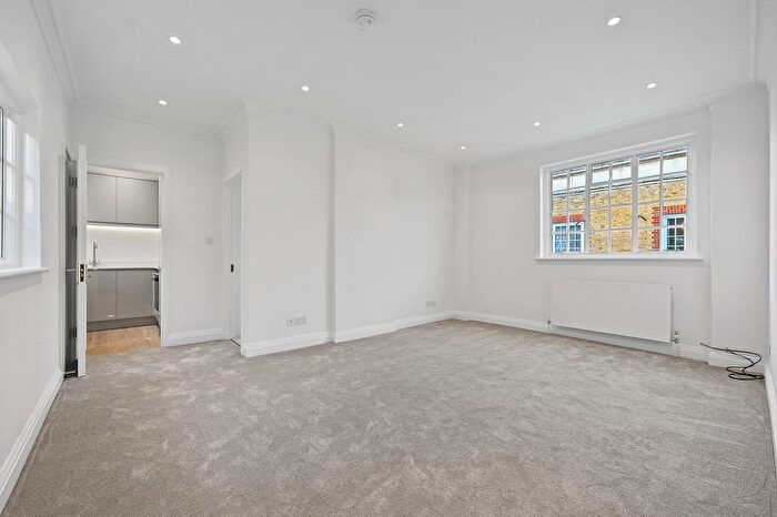 2 Bedroom Flat To Rent In Devonshire Close, Marylebone Village, London, W1G