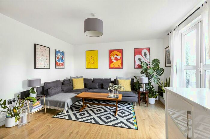 2 Bedroom Apartment To Rent In San House, Bradstock Road, London, E9