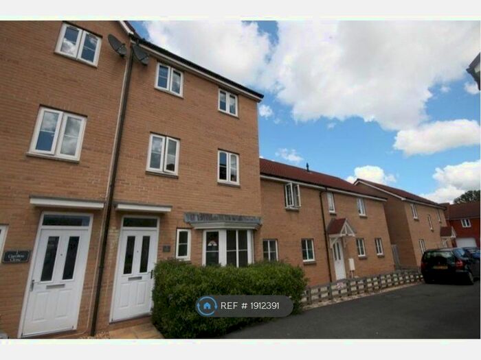 6 Bedroom Semi-Detached House To Rent In Bridgwater, Bridgwater, TA6