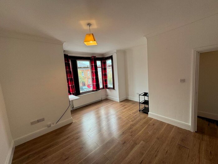 3 Bedroom Flat To Rent In Aldborough Road South, Ilford, IG3