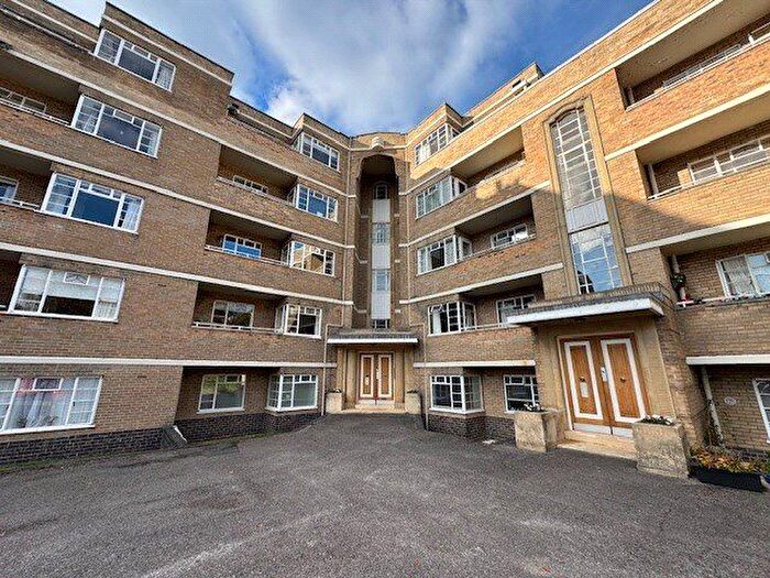 3 Bedroom Flat For Sale In Suffolk Square, Cheltenham, Gloucestershire, GL50