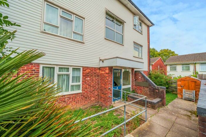1 Bedroom Flat To Rent In Abbotsleigh Close, Sutton, SM2