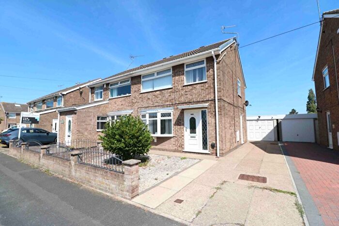 3 Bedroom Semi-Detached House For Sale In Kendal Way, Hull, HU4