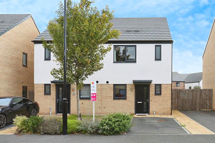 2 Bedroom Semi Detached House For Sale In Swan Road, Lakeside, Doncaster, DN4