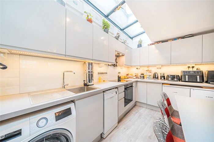 2 Bedroom Terraced House To Rent In Blakenham Road, London, SW17