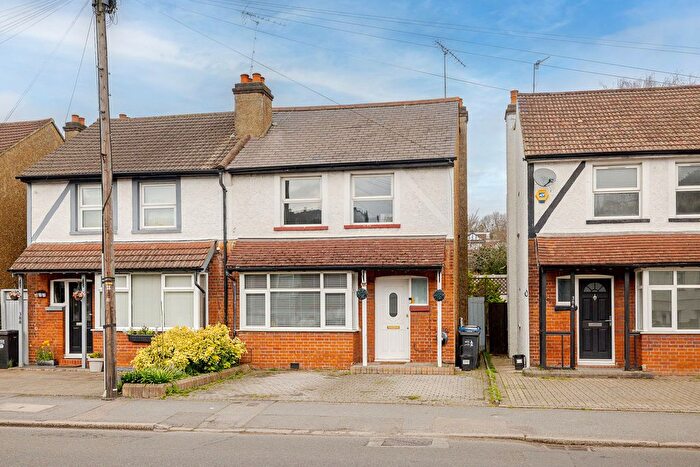 2 Bedroom Semi Detached House For Sale In Chipstead Valley Road, Coulsdon, CR5