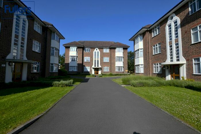 2 Bedroom Flat To Rent In Catherine Court, Oakwood, N14