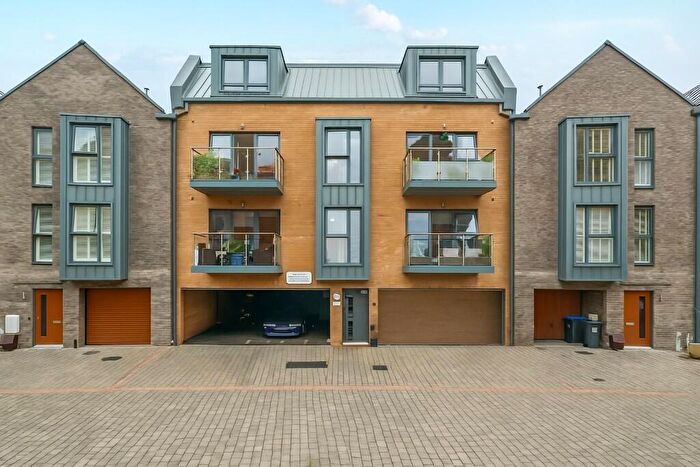 2 Bedroom Flat For Sale In Salt Marsh Road, Shoreham-By-Sea, West Sussex, BN43