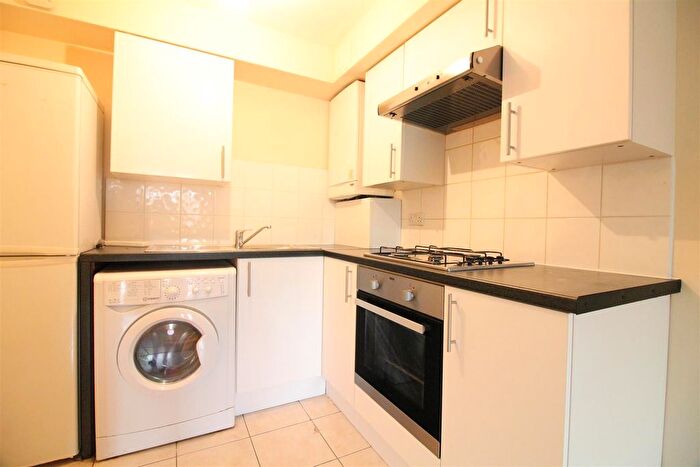 1 Bedroom Flat To Rent In Langley Road, Slough, SL3