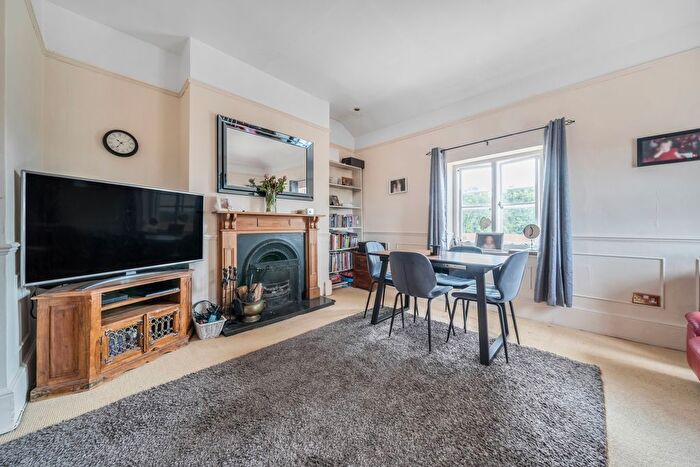 2 Bedroom Flat To Rent In Baston Manor Road, Hayes, Bromley, BR2