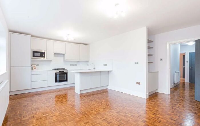3 Bedroom Flat To Rent In Castlebar Park, Ealing, W5