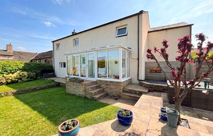 4 Bedroom Cottage For Sale In Quintrel House, The Old Co-Op, Botany Lane, Lepton, HD8