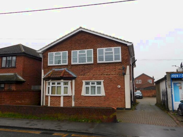 3 Bedroom Maisonette To Rent In High Street, Canvey Island, Essex, SS8