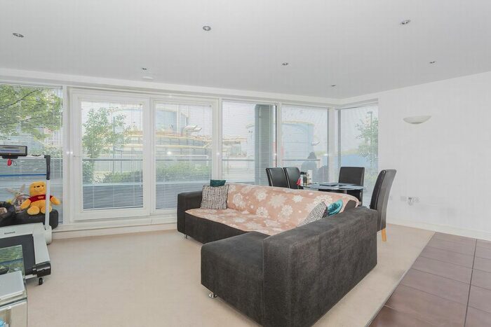 1 Bedroom Flat To Rent In Alaska Apartments, Royal Victoria Dock, E16