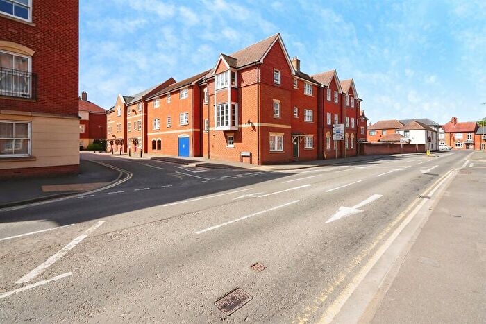 2 Bedroom Flat For Sale In St. Gabriel's, Wantage, OX12