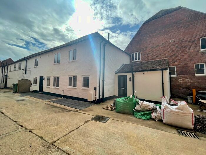 2 Bedroom End Of Terrace House To Rent In Bolton Place, Newbury, RG14