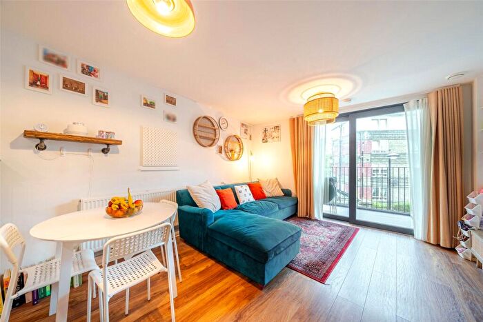 1 Bedroom Apartment For Sale In Maple Quays, Albatross Way, Canada Water, SE16