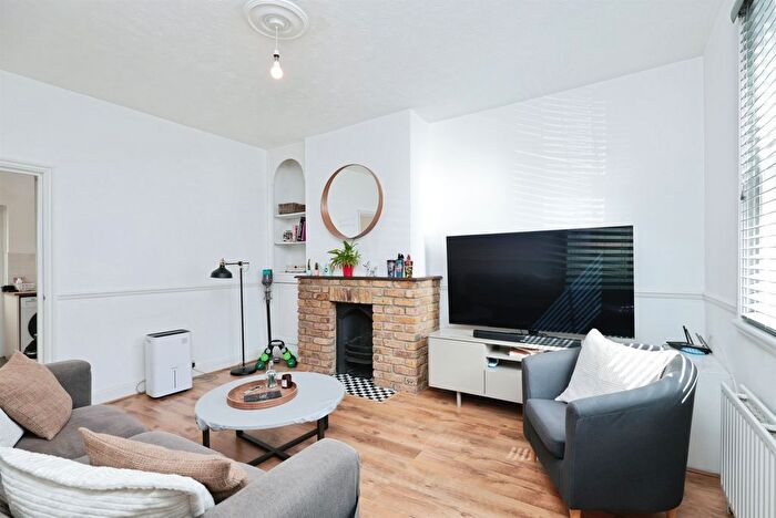 2 Bedroom Terraced House For Sale In Leavesden Road, Watford, WD24