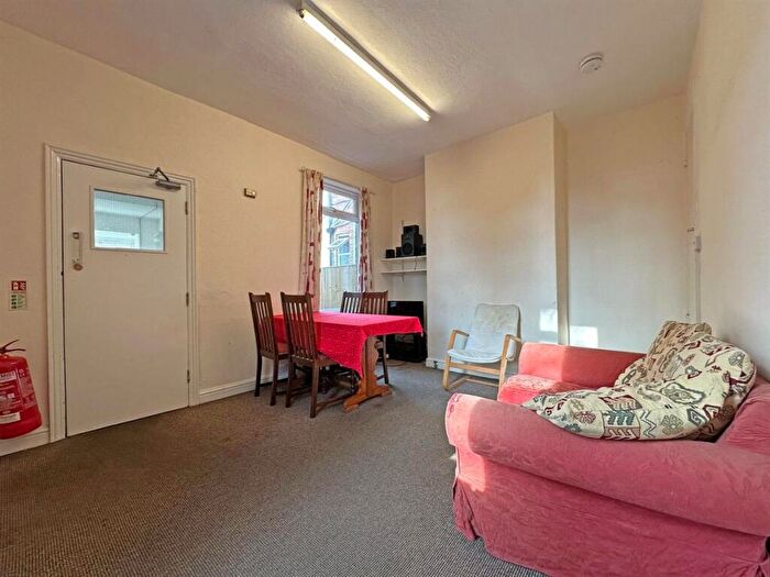 1 Bedroom House To Rent In Road Beeston, Nottingham, NG9