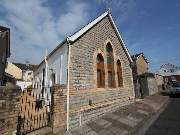 2 Bedroom Maisonette To Rent In Melrose Street, Barry, Vale Of Glamorgan, CF63