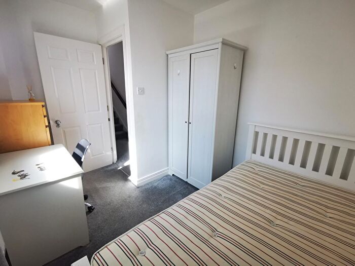 3 Bedroom Flat To Rent In St Georges Terrace, Newcastle Upon Tyne, NE2