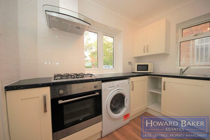 2 Bedroom Maisonette For Sale In Townsend Lane, Kingsbury, NW9