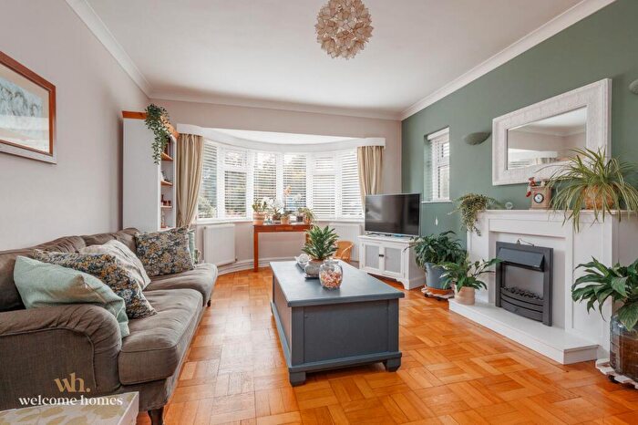 2 Bedroom Flat For Sale In Cooper Dean Drive, Bournemouth, BH8