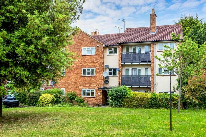 1 Bedroom Flat To Rent In Payzes Gardens, Chingford Lane, Woodford Green IG8