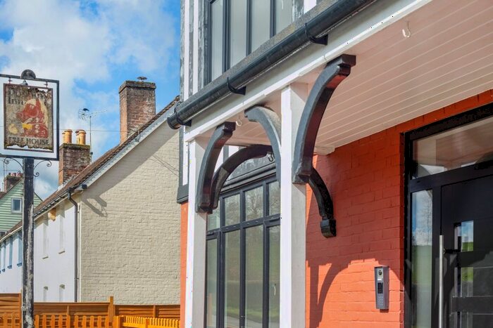 2 Bedroom Flat To Rent In Balaclava Lane, Wadhurst, TN5