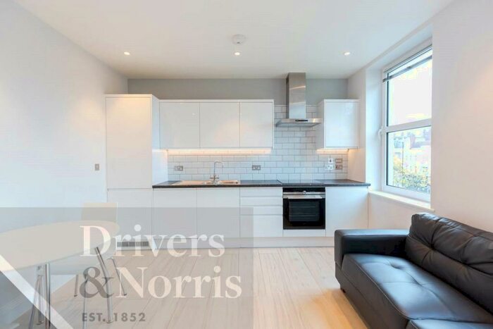 1 Bedroom Apartment To Rent In Holloway Road, Holloway, London, N7