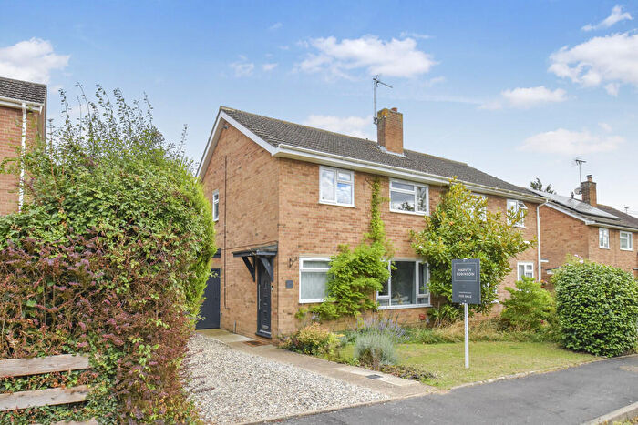 3 Bedroom Semi-Detached House For Sale In Brookside, Houghton, PE28