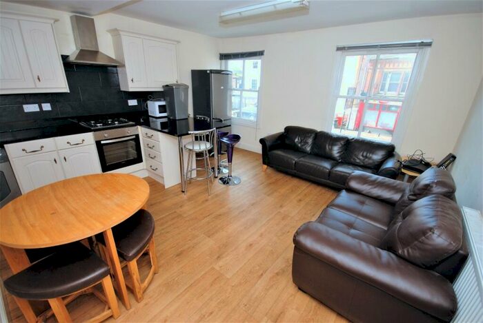 6 Bedroom Apartment To Rent In George Street, Leamington Spa, CV31
