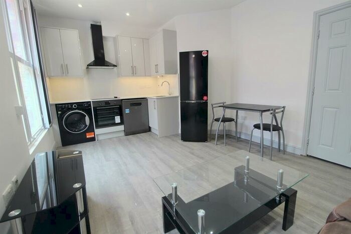 1 Bedroom Apartment To Rent In Cross Street, Reading, RG1