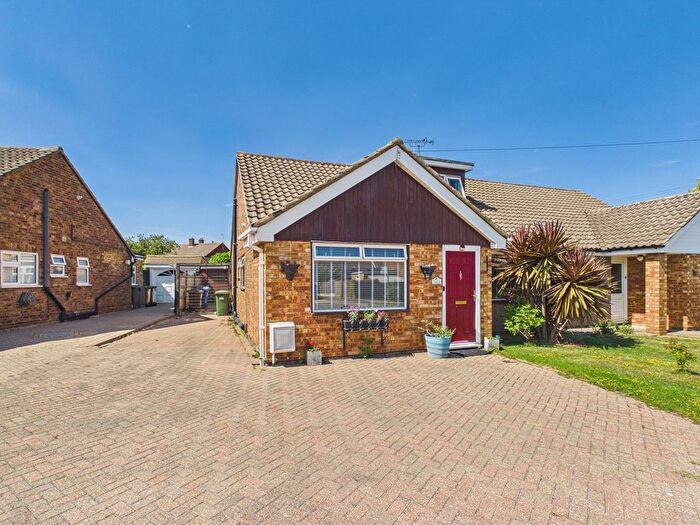 4 Bedroom Semi-Detached Bungalow For Sale In Andersons, Stanford-Le-Hope, SS17