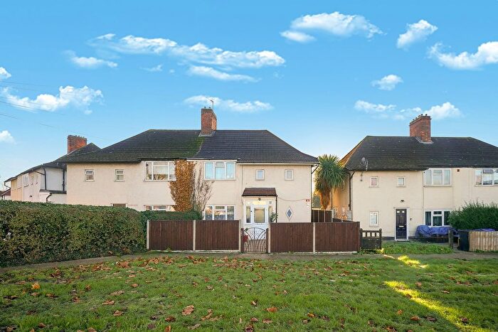 4 Bedroom Semi-Detached House For Sale In Norbury Avenue, Thornton Heath, CR7