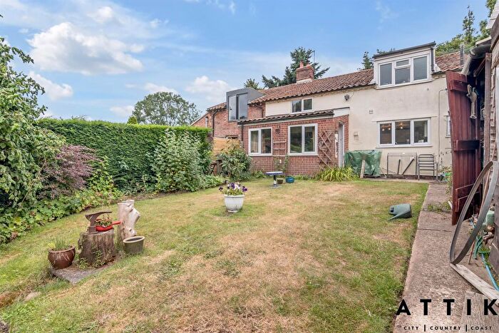 3 Bedroom Semi-Detached House For Sale In Hogs Lane, Blackheath, Wenhaston, IP19