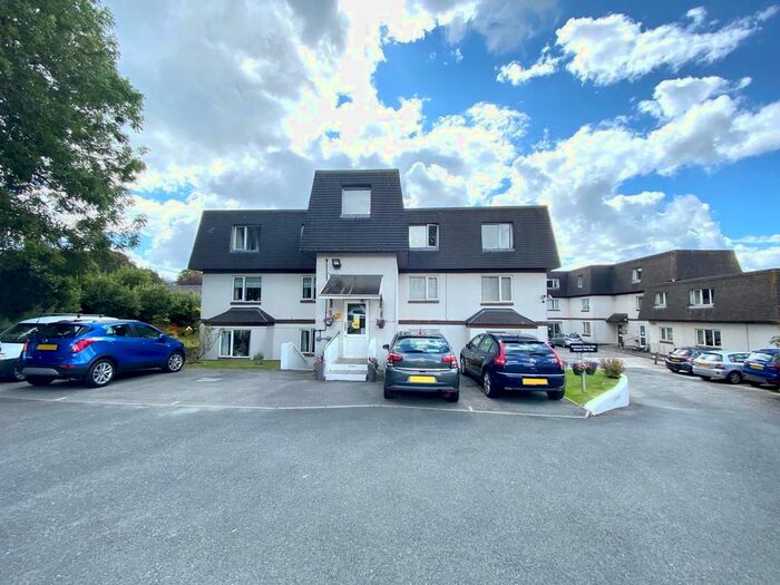 2 Bedroom Flat For Sale In Trevarthian Road, St. Austell, PL25