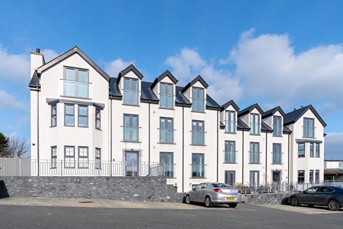 2 Bedroom Apartment For Sale In Beach Road, Benllech, Tyn-Y-Gongl, LL74