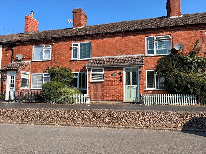4 Bedroom Terraced House For Sale In High Street, Braunston, Northamptonshire, NN11