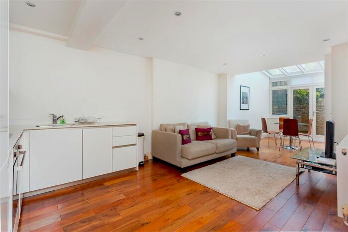 2 Bedroom Flat For Sale In Belsize Road, South Hampstead, NW6