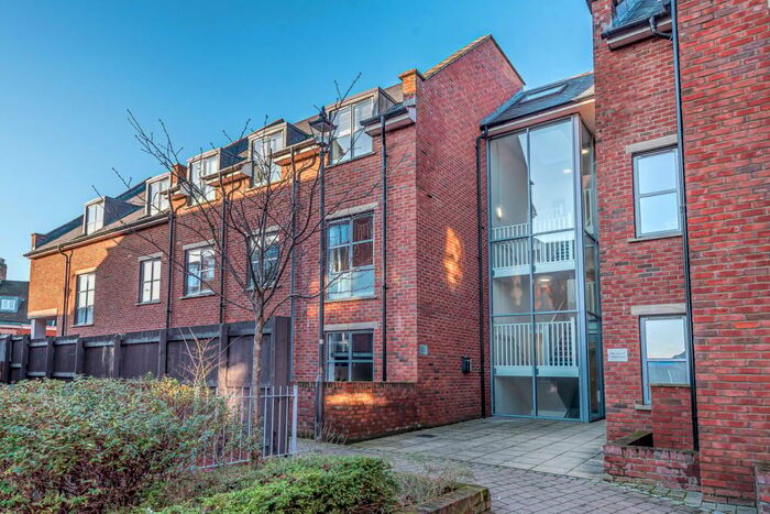 3 Bedroom Apartment To Rent In Coopers Yard, Hitchin, SG5