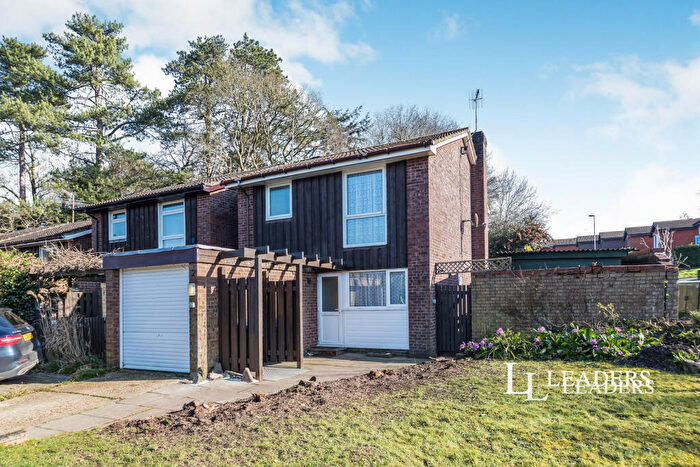 3 Bedroom Detached House To Rent In Sandringham Close, East Grinstead, RH19