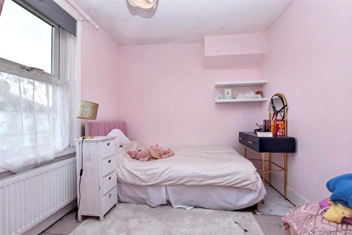 2 Bedroom End Of Terrace House For Sale In Barden Road, Eastbourne, BN22
