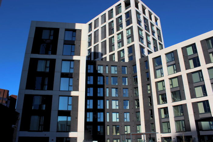 1 Bedroom Flat To Rent In Saint Martins Place, Broad Street, Birmingham, West Midlands, B15