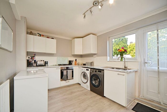 2 Bedroom Terraced House To Rent In Lamerock Road, Bromley, BR1