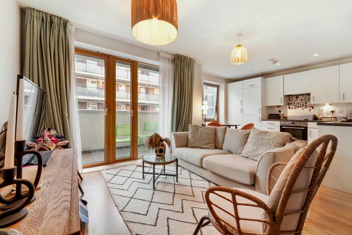 1 Bedroom Flat To Rent In Latchmere Street, SW11