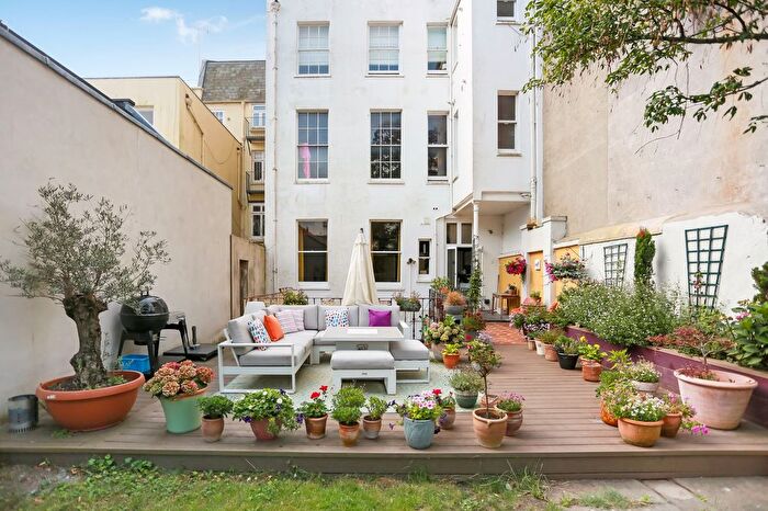 3 Bedroom Flat For Sale In Marine Parade, Brighton, BN2